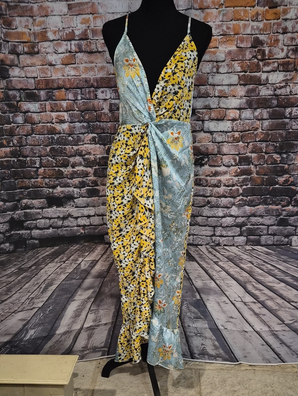 PrettyLittleThing Yellow and Light Blue Floral Twist Maxi Dress